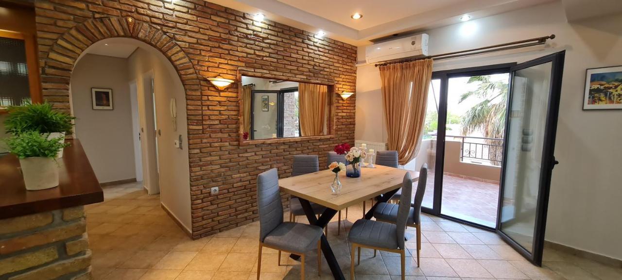 'the Seagull' Traditional Apartment *
